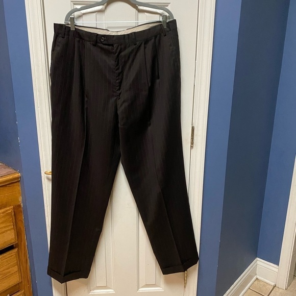 Chaps 40W X 32L 100% Wool
Brown striped Single breast  Men Suit - Picture 4 of 12